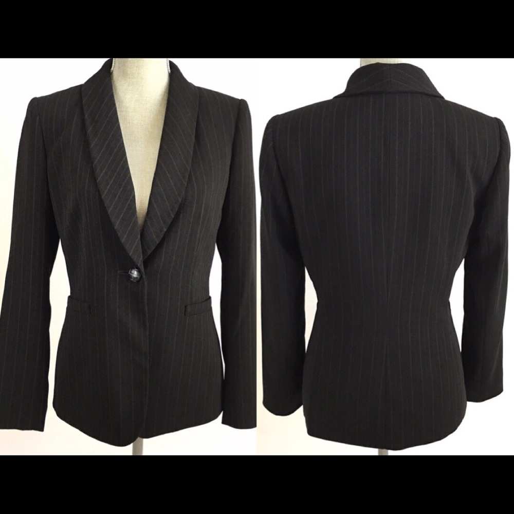 Tahari Jacket Womens Sz 4 Pinstripe Lined Blazer